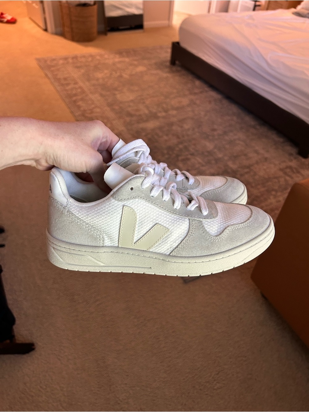 Veja V-10 B-Mesh sneakers